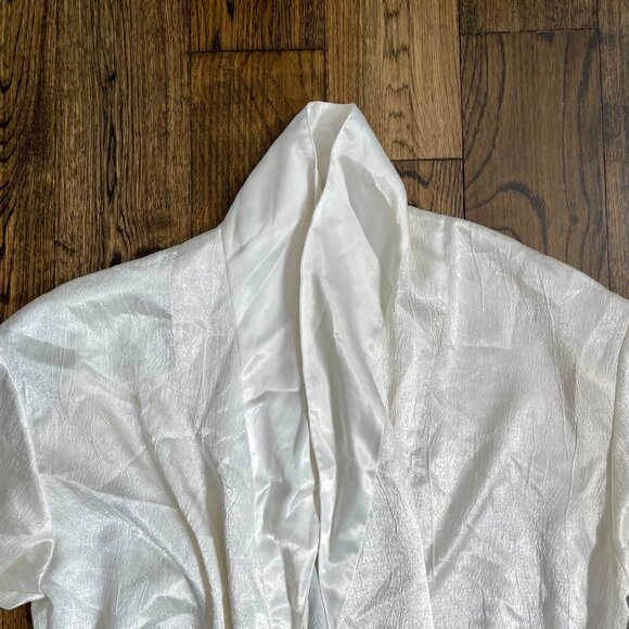 White Victoria Secret Vintage Y2k Cream Silky Embroidered Robe - Picture 2 of 13